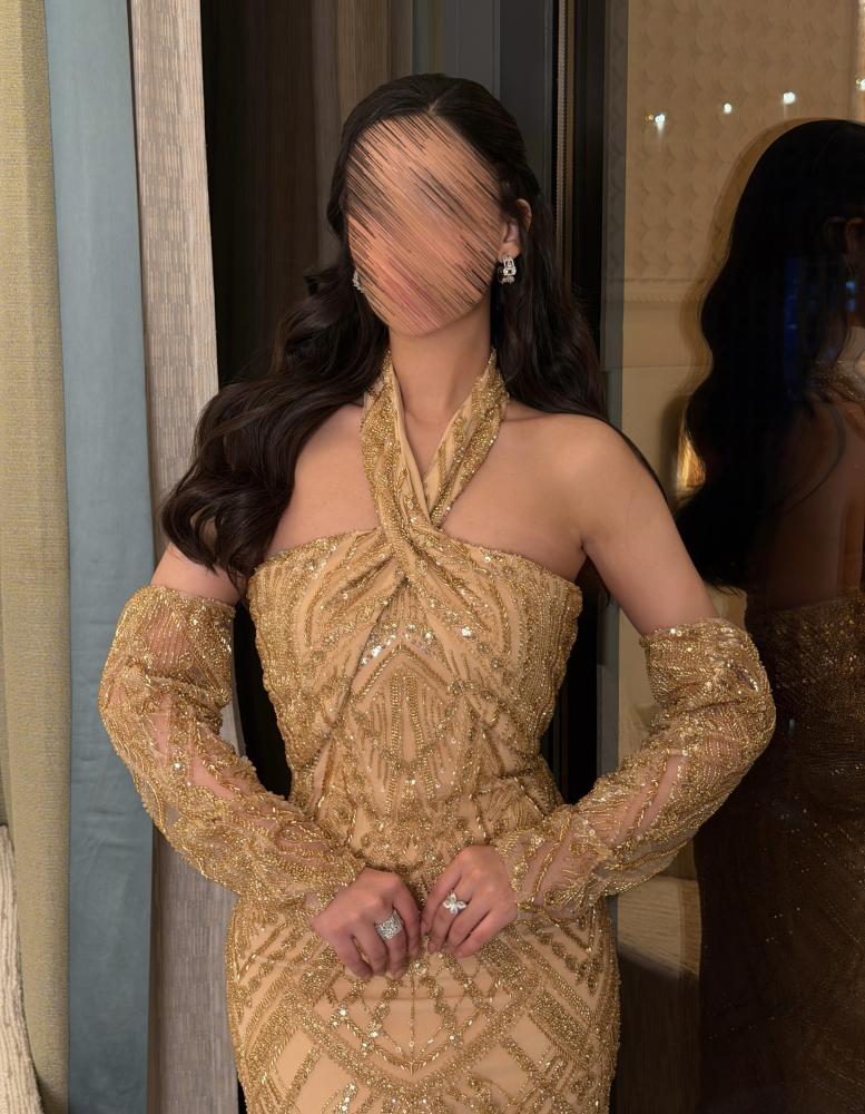 فستان لارا ذهبي