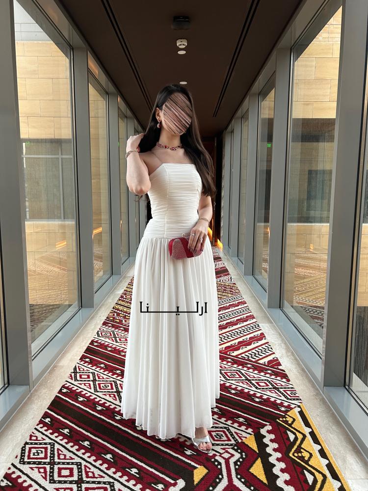 فستان بنات ابيض ناعم من متجر ارلينا.