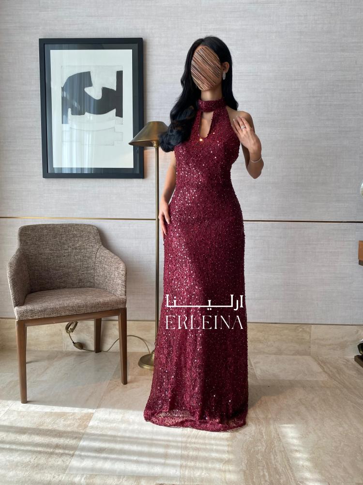 فستان سهرة عودي من الدانتيل الفاخر المزين بالترتر اللامع
