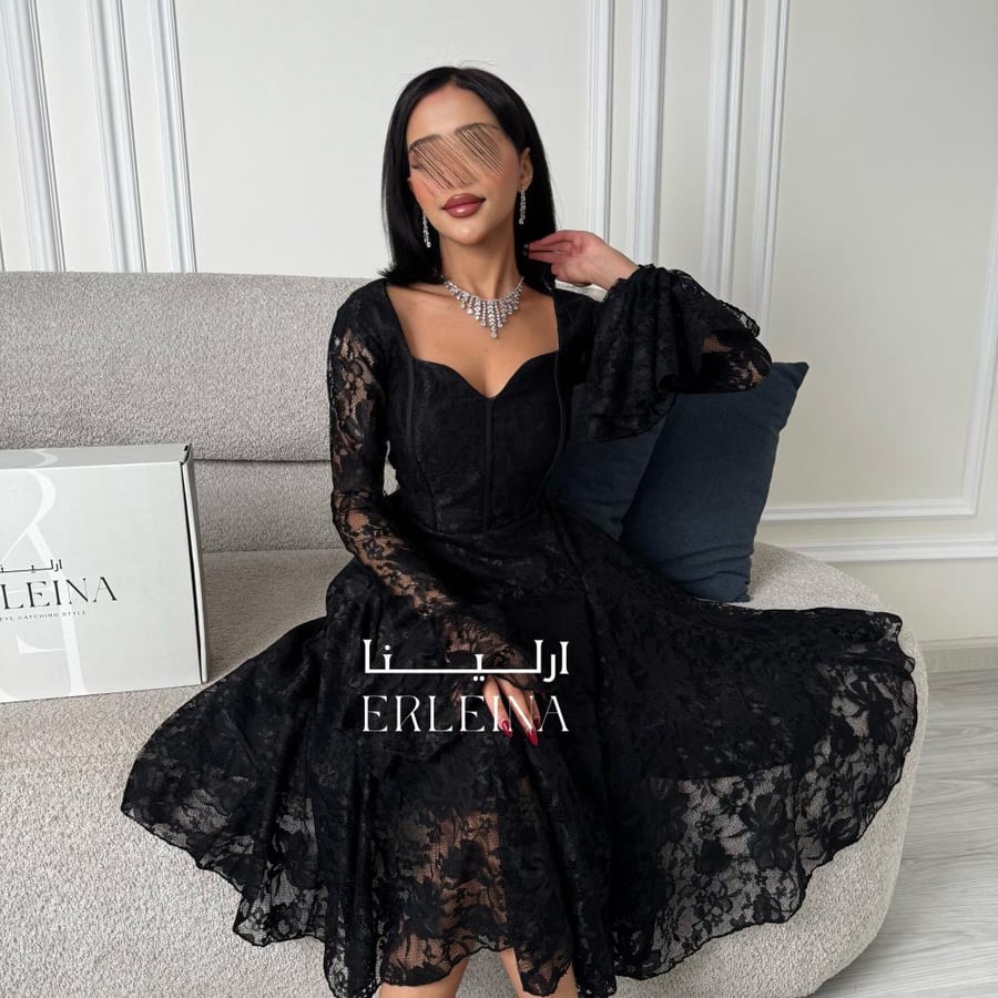 فساتين باللون الأسود بتصميم دانتيل أنيق