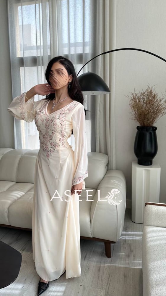 جلابيات فخمة للمناسبات - لمسة أنثوية ناعمة