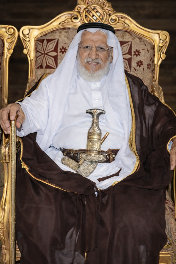 صورة كانفس خاصة الطول 110 والعرض 80 برواز ذهبي