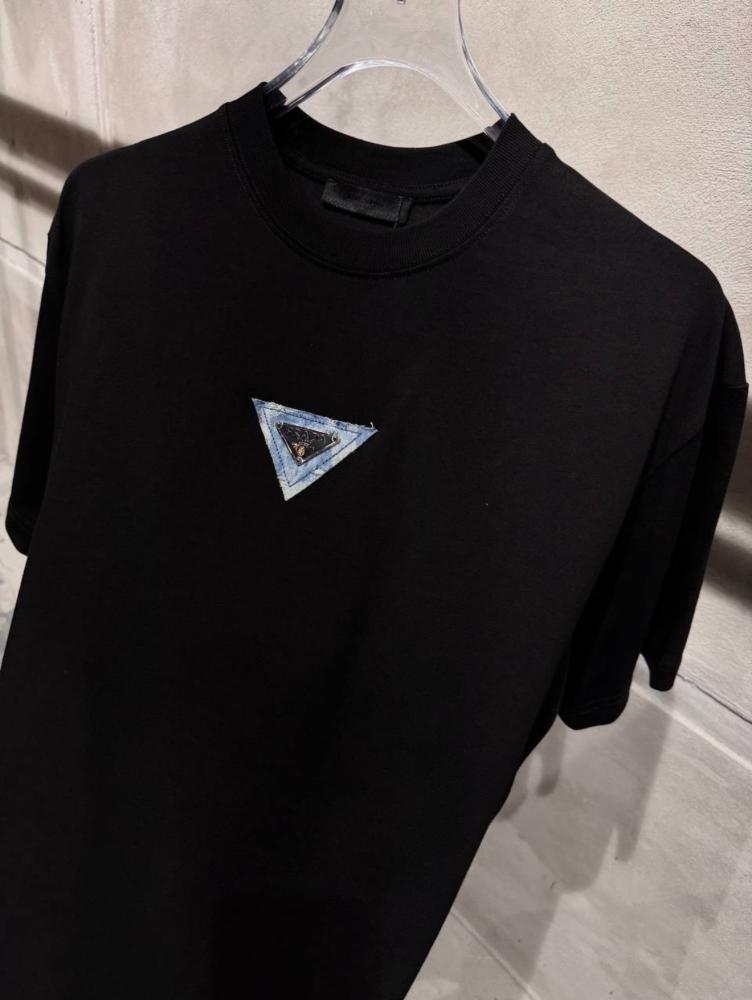 تيشيرت PRADA