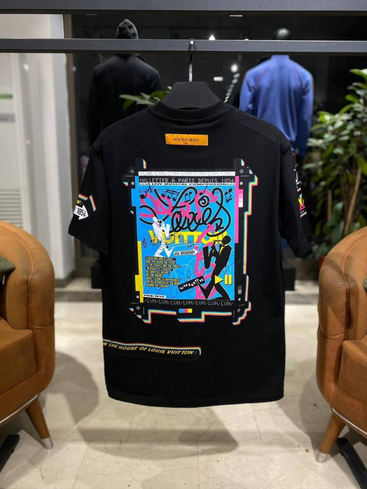 تيشيرت LV اسود