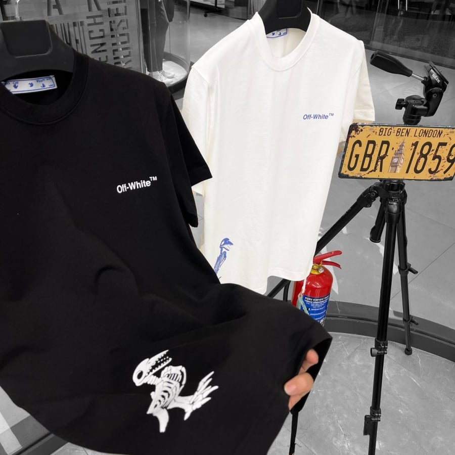 ‎تيشيرت off white