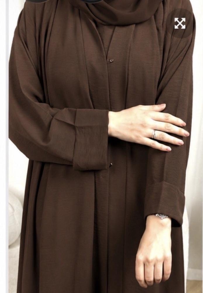 عباية بفستان داخلي بني كلوش