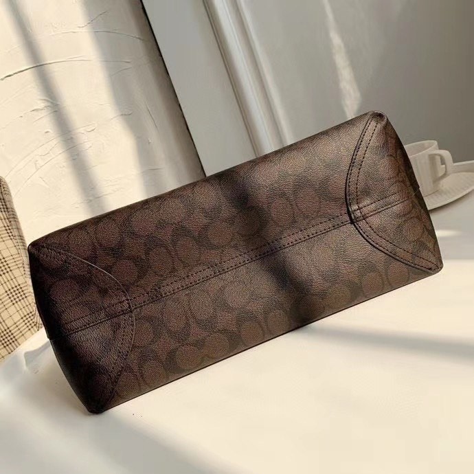حقيبة توت دبل فيس مع محفظة كوتش