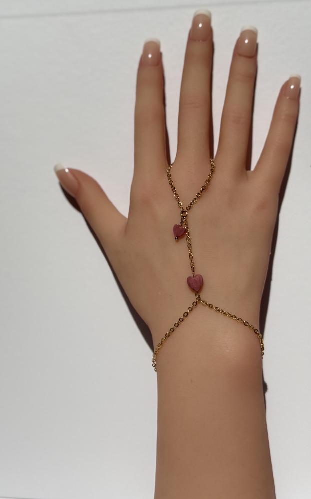 Rudonite's hand is cut off