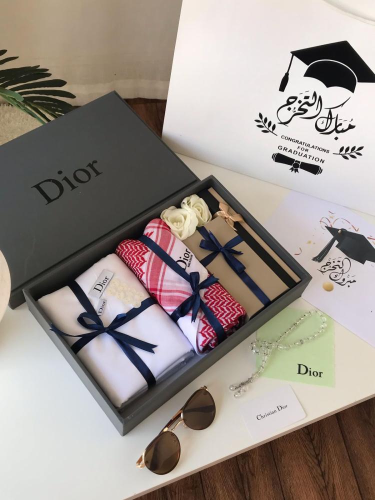 طقم التخرج المتكامل