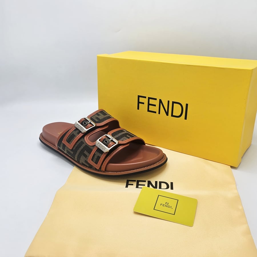 صورة منتج صنادل FENDI