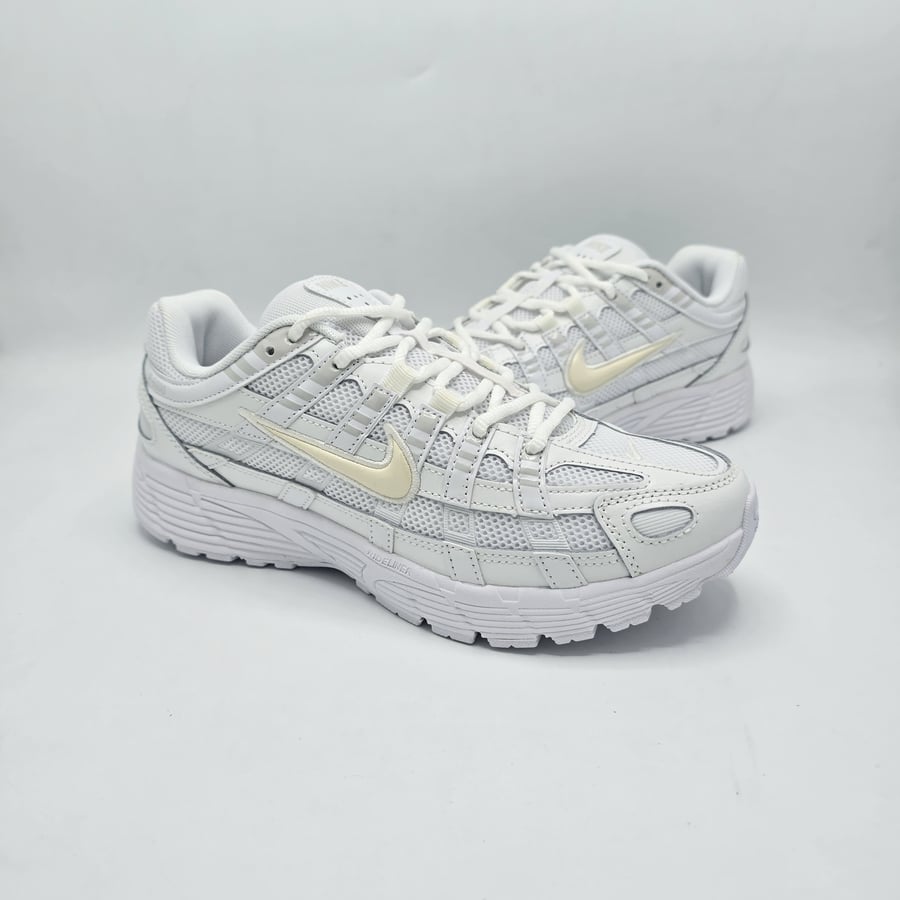 NIKE – P-6000