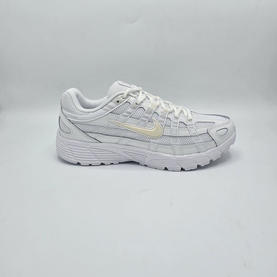NIKE – P-6000