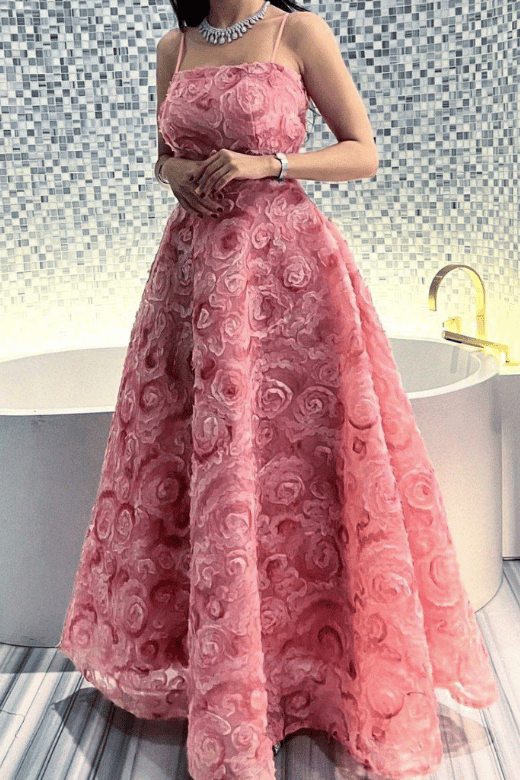 فستان سهرة وردي كوكتيل ورود وتصميم عصري