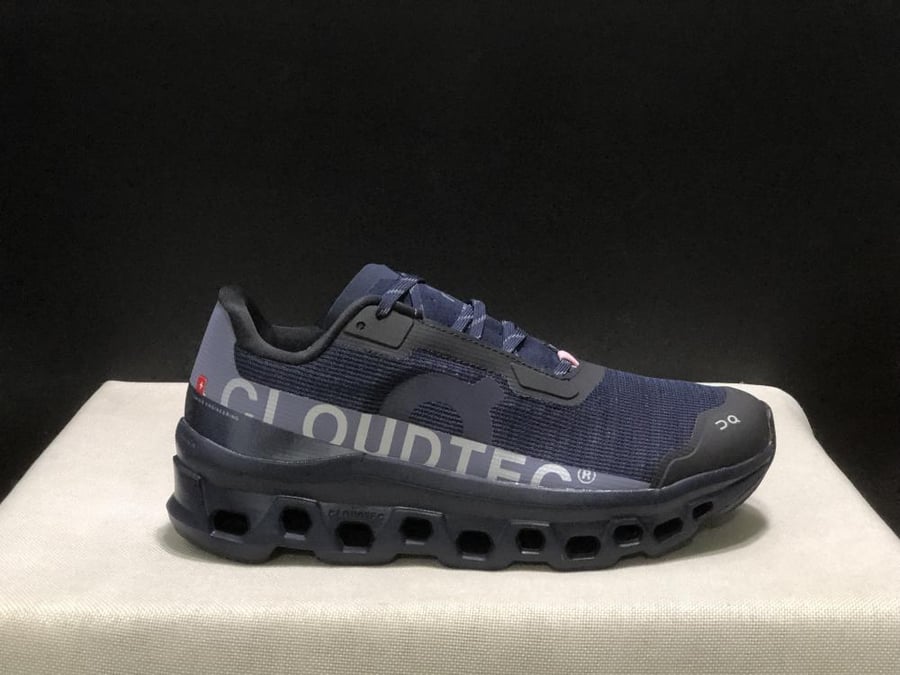 On Running Cloud Monster Navy