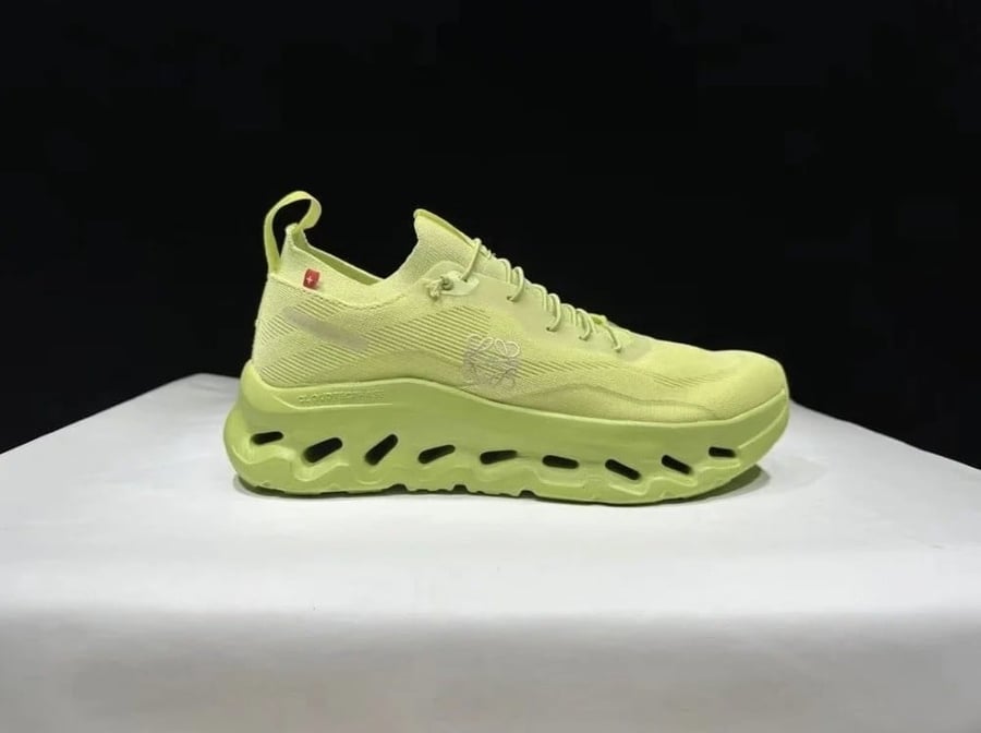 سنيكر اون رانينغ لويفي اصفر