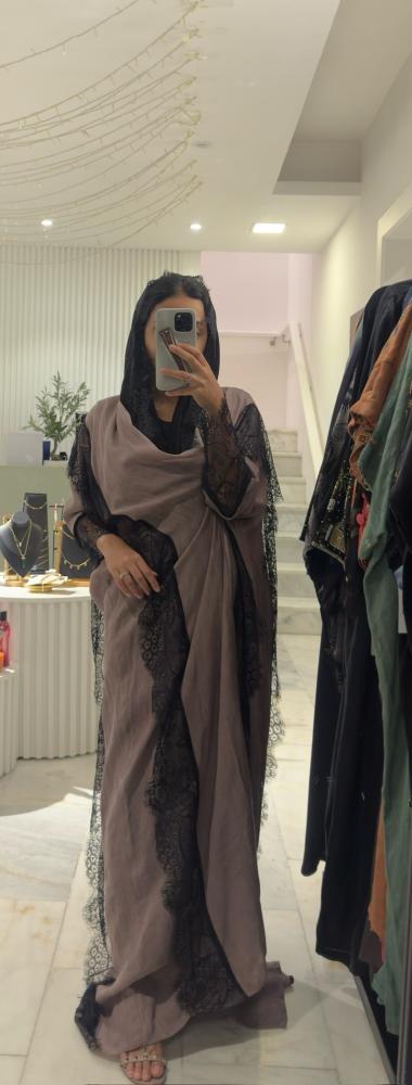 PINK LACE ABAYA