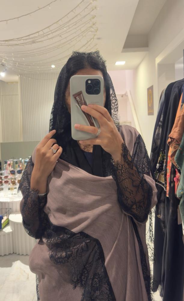 PINK LACE ABAYA
