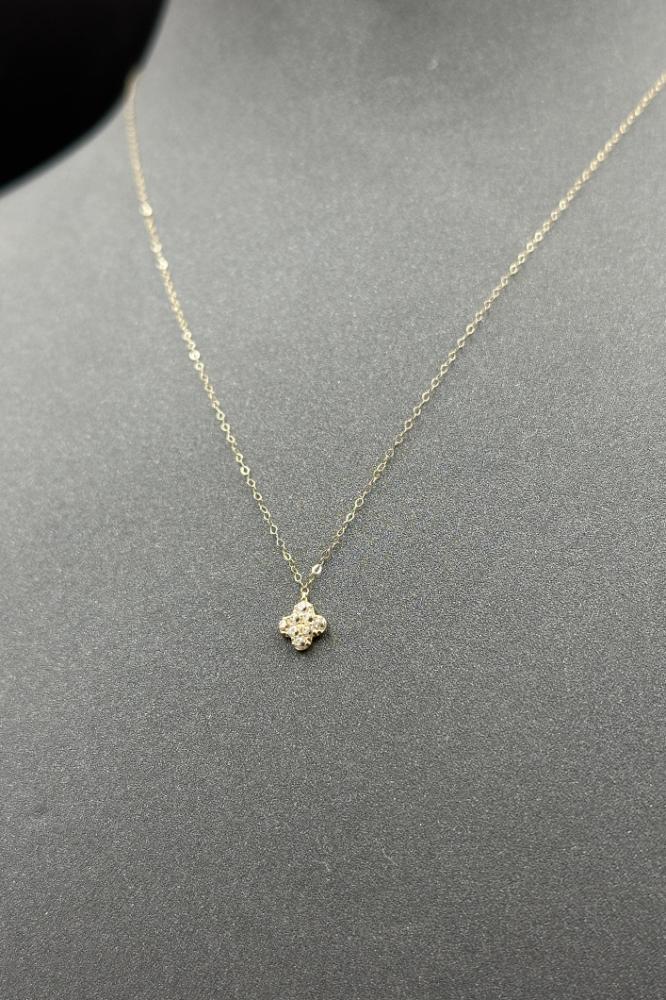Gold flower necklace, diamond design, 18K, weight 0.3 grams