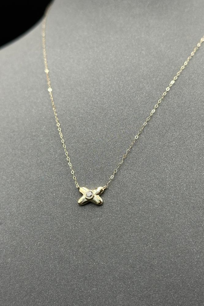 18K Gold “X” Necklace with Diamond-Inspired Design  Weight: 0.5 grams
