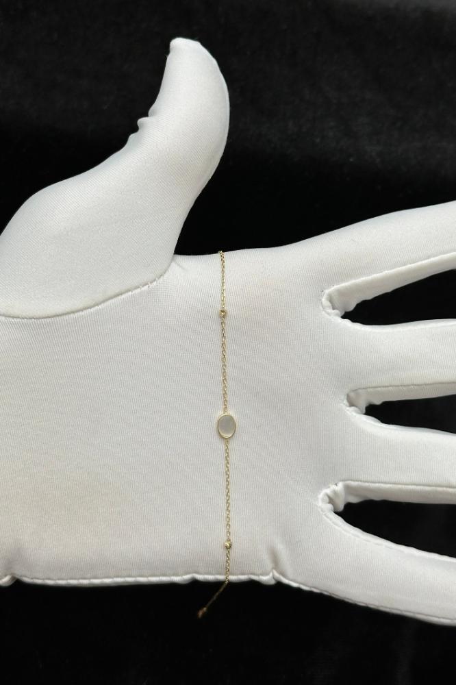 18K Solid Gold Oval Bracelet with White Shell Weight: 0.7 grams