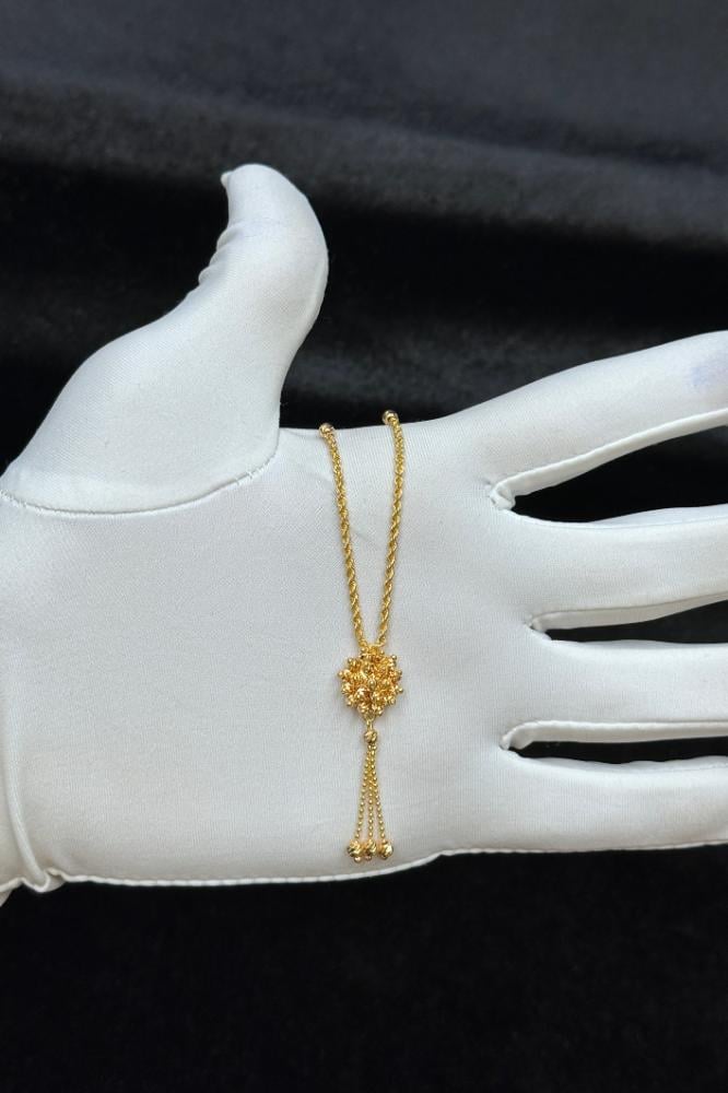 عقد شموس ذهب عيار 21 وزن من 4.2 الى 4.3 جرام ليبرز جمالك