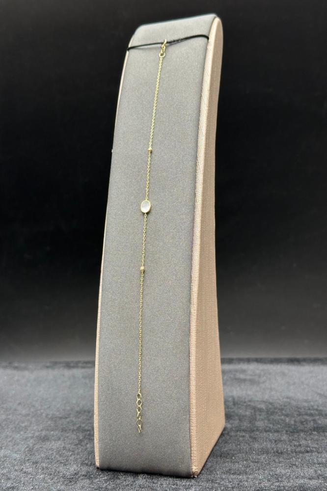 18K Solid Gold Oval Bracelet with White Shell Weight: 0.7 grams
