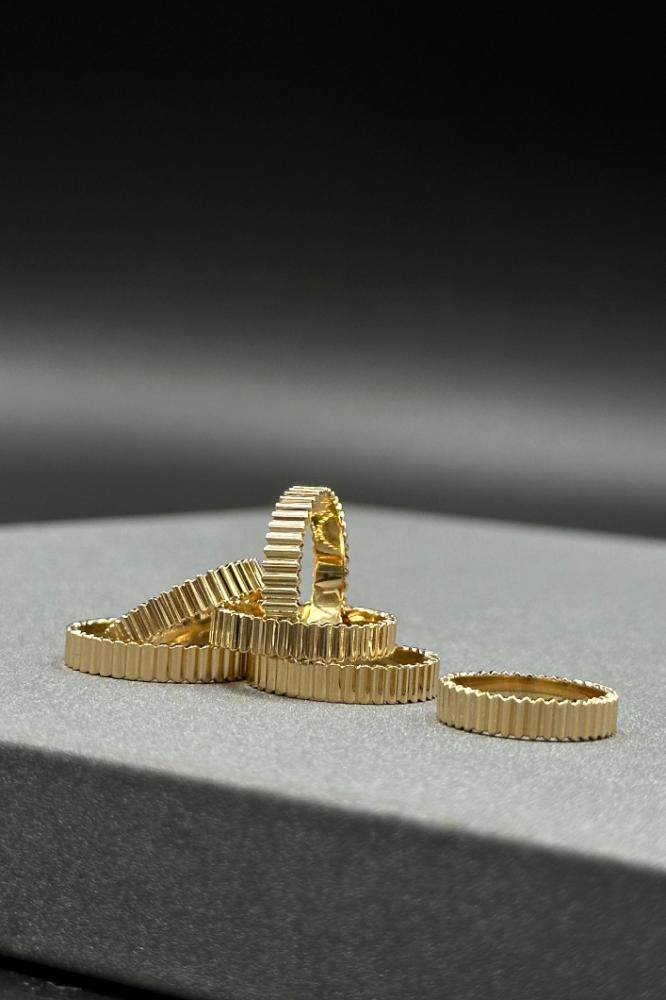 افضل دبله ذهب عيار 18 بتصميم جذاب وزن من 2.5 الى 3.5 جرام