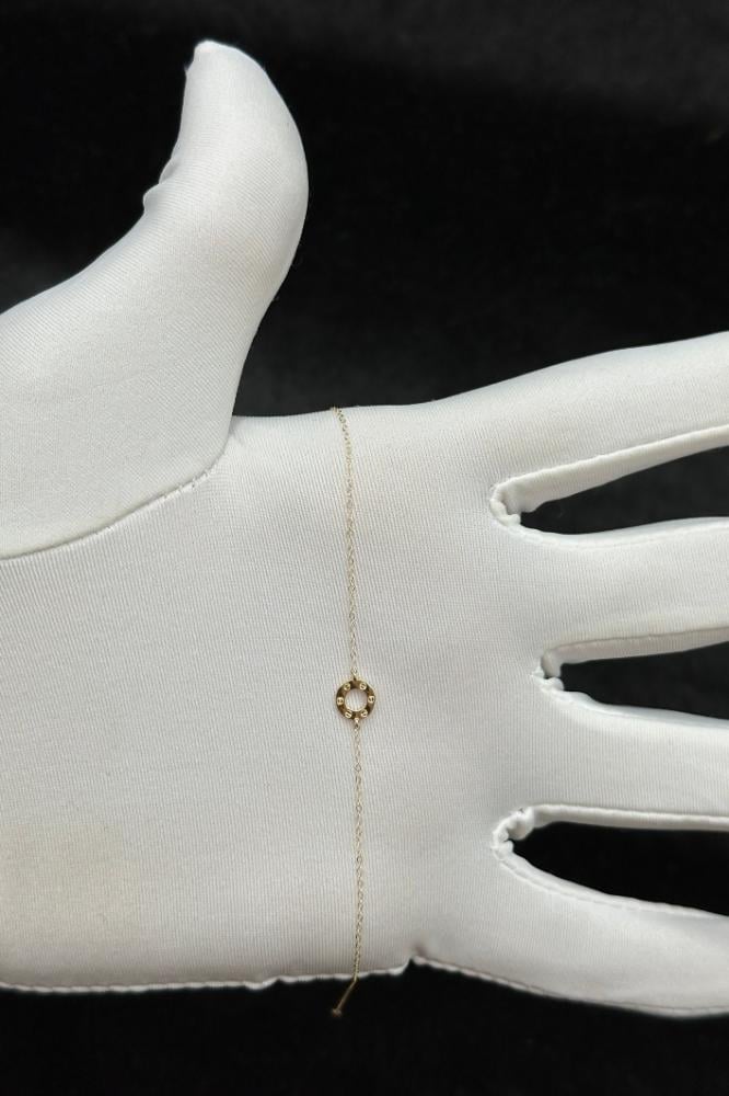 Hollow Round Pure Gold Bracelet – 18K  Weight: 0.3 grams