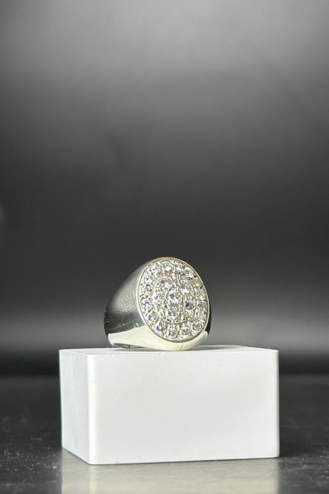 Silver diamond ring 925 Weight 7.89 g