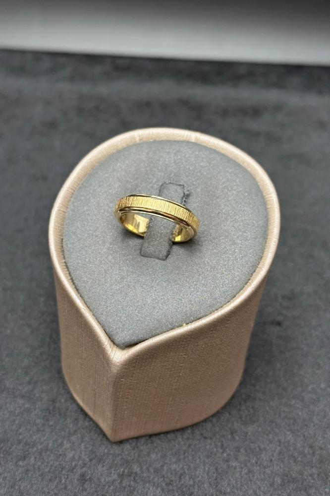 18K – Pure Gold Band – Weight: 3.5 to 3.6 g