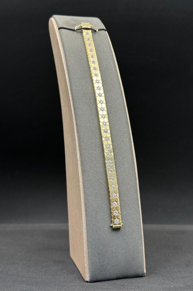 Honeycomb bracelet Diamond design gold 18K Weight: 11 – 11.1 g