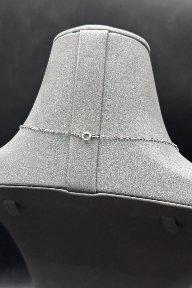 عقد ذهب ابيض تصميم الماس مطفي عسار 18 وزن 3.9 جرام