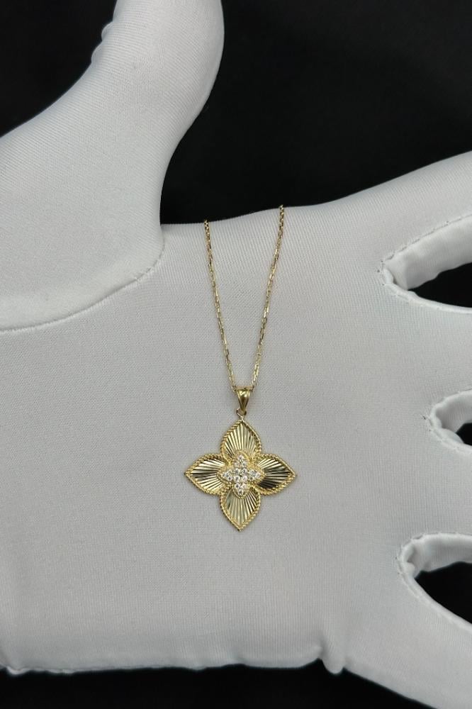 عقد زهرة ذهب تصميم الماس