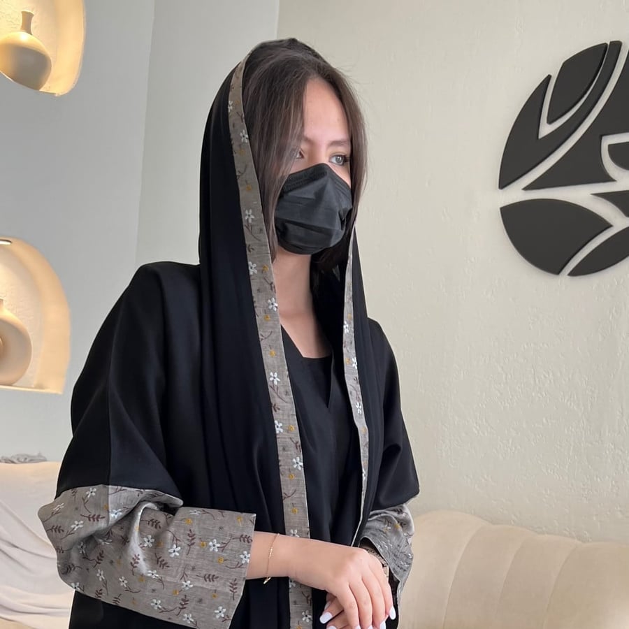 طرحة أسود بطرف لنن مشجر