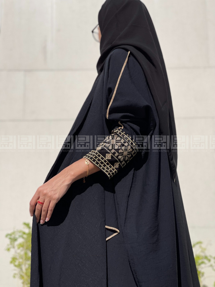 عباية بأكمام مطرزة بالذهبي قصة مموجة 1131