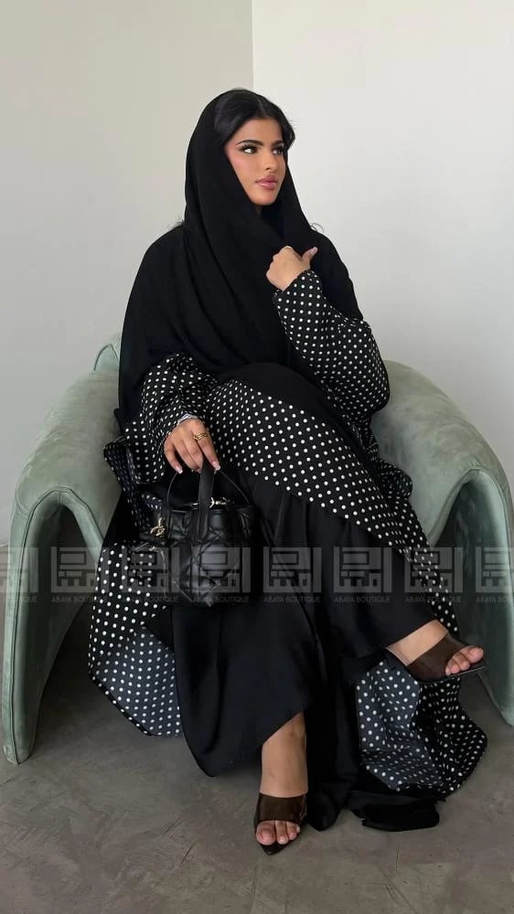 عباية قطرية سوداء بتداخل بولكا أنيق – 1639