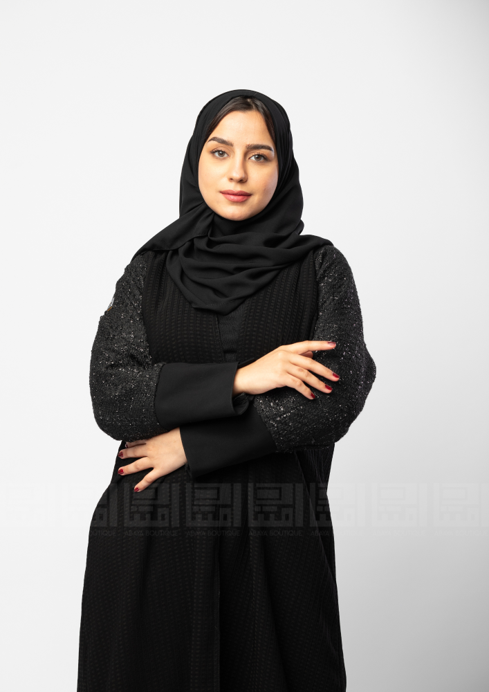 عباية بأكمام من قماش الشانيل  باللون الاسود1349