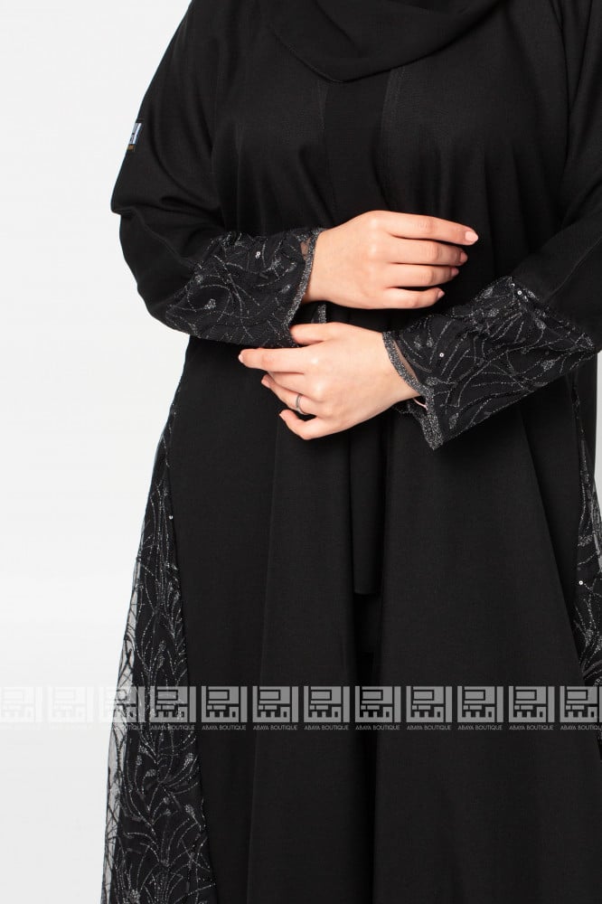 عباية سوداء مزينة بالتول 1275