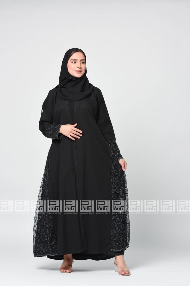 عباية سوداء مزينة بالتول 1275
