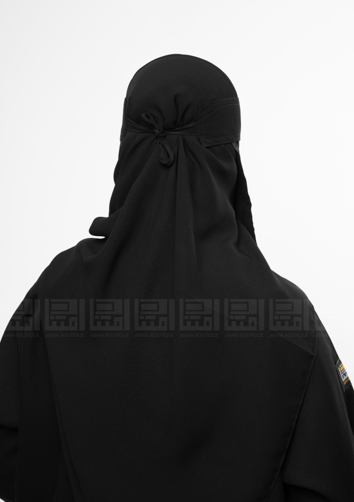 نقاب  قصير بسير مطاطي مائل  3023