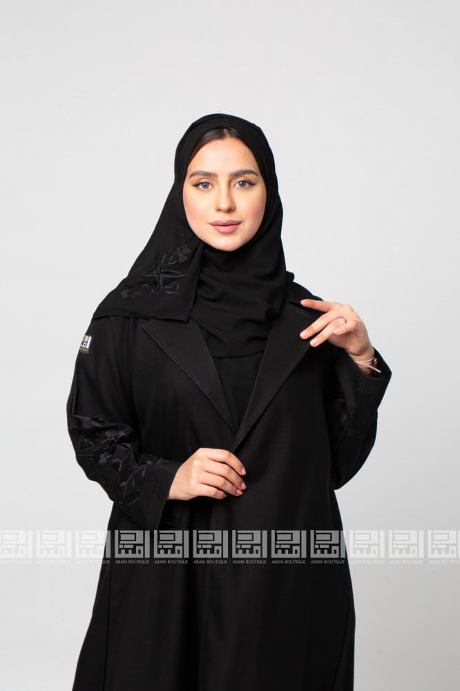 عباية سوداء رسمية بتطريز الورد الاسود بالأكمام 1269