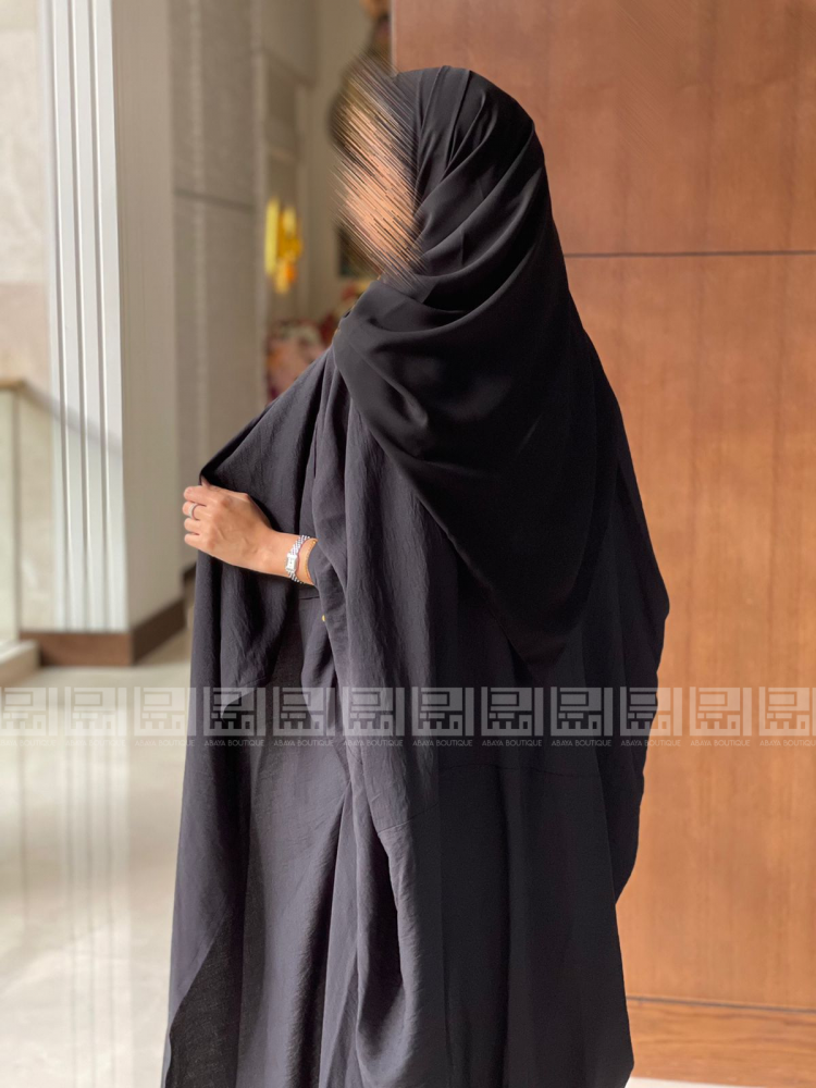 عباية  بشت سوداء بالكامل بياقة مميزة 1164