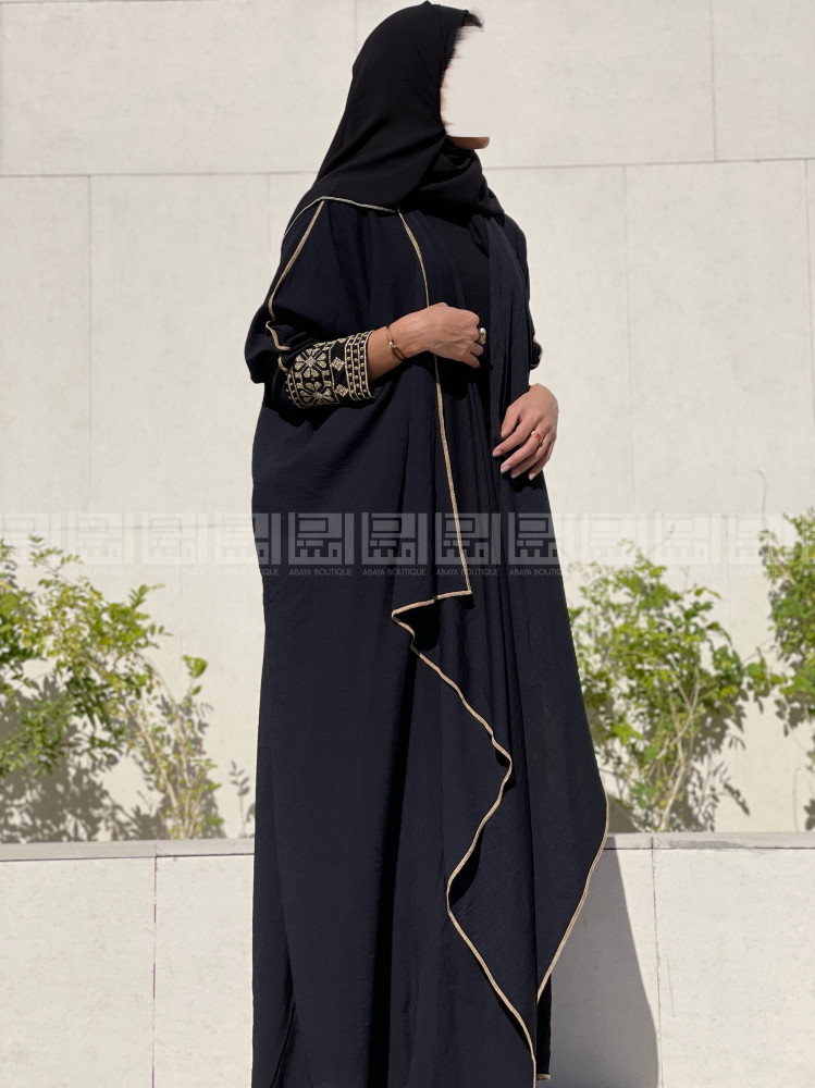 عباية بأكمام مطرزة بالذهبي قصة مموجة 1131