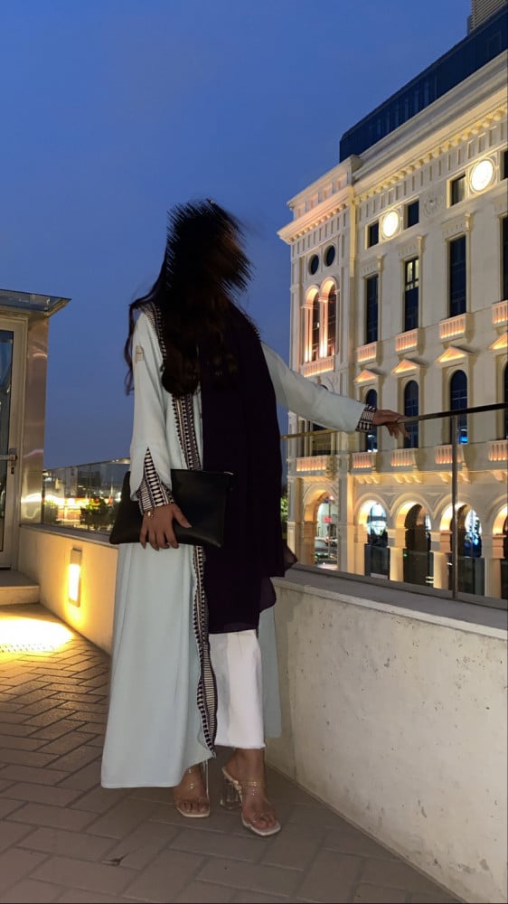 L18
