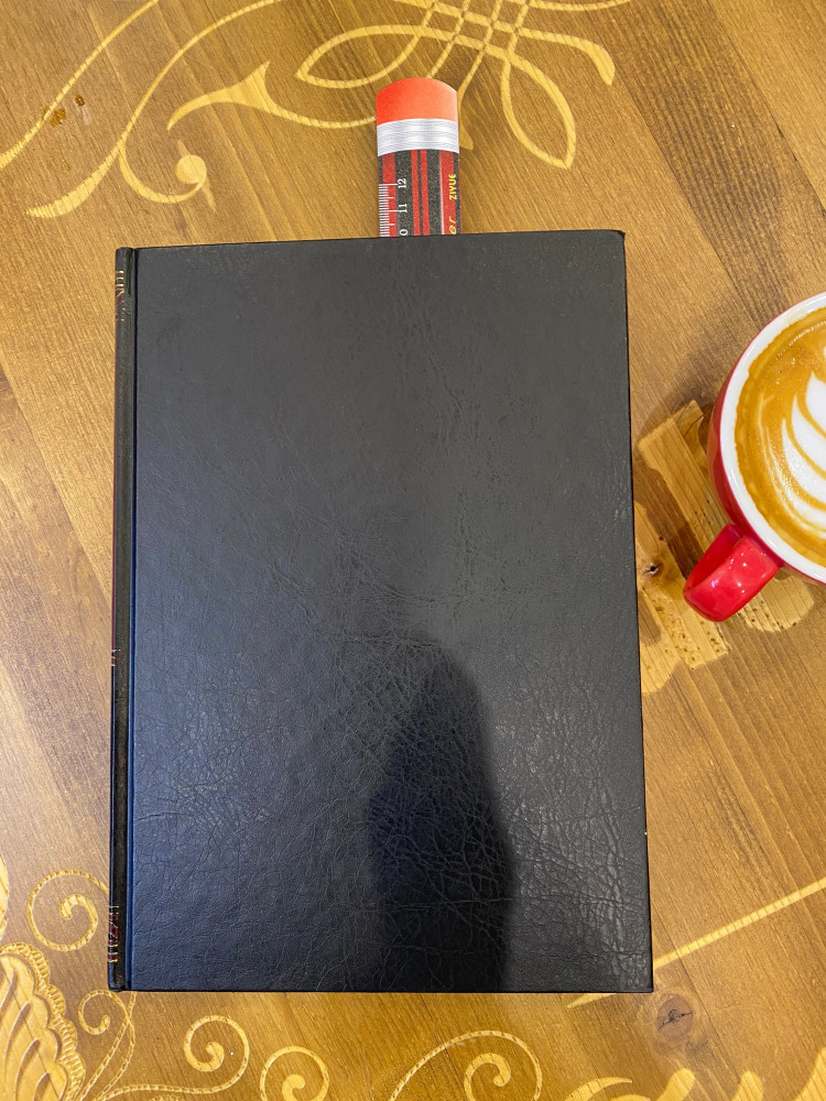 فاصل كتاب خشبي على شكل قلم 12 سم