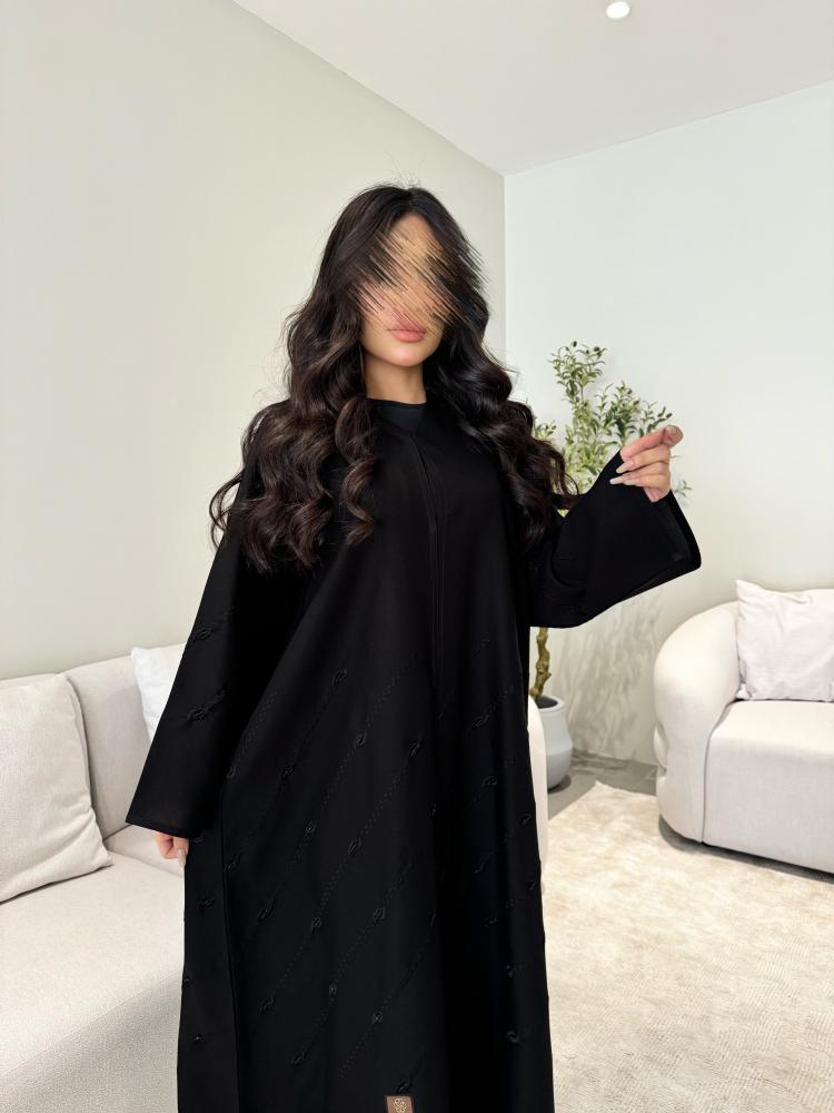 عباية مطرزة فاخرة