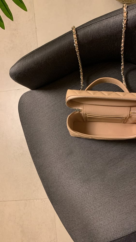 شنطة شانيل نود هارد وير"شامبين" مقاس 19cm