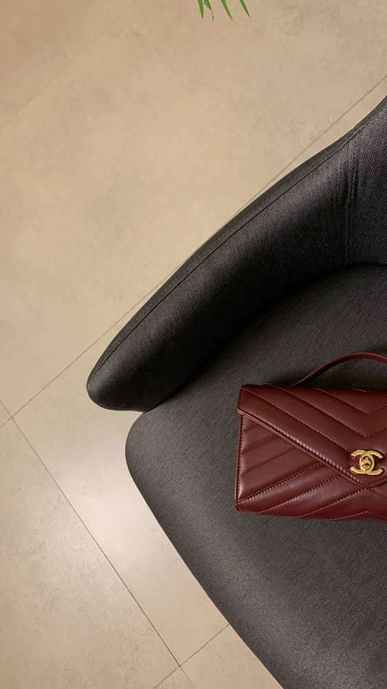 شنطة شانيل عنابي هارد وير (ذهبي) Chanel kelly cutمقاس 25cm