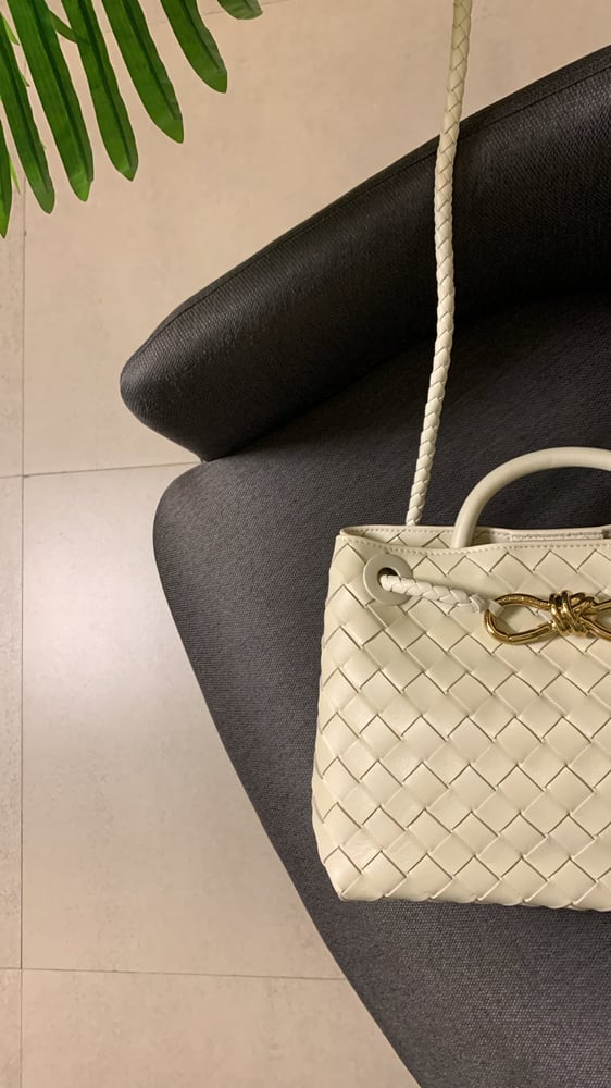 بوتيقا Andiamo اوف وايت "ذهبي"سمول مقاس 25cm