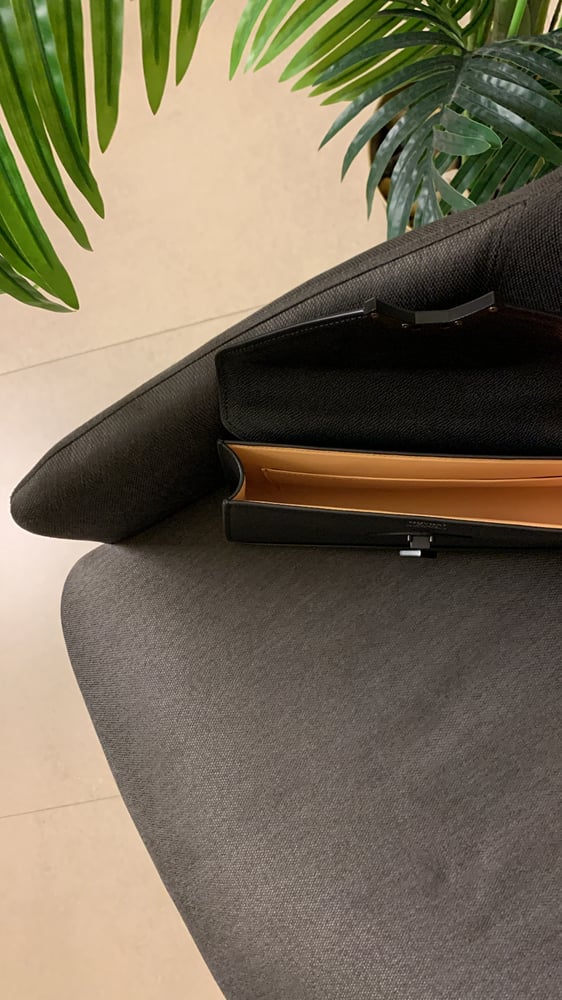 شنطة موينات غابرييل مقاس 26cm“ اسود مات "